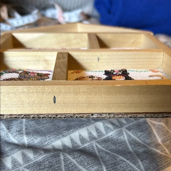 Wooden House-Shaped Cat Cross-Stitch Piece - Picture 7 of 8